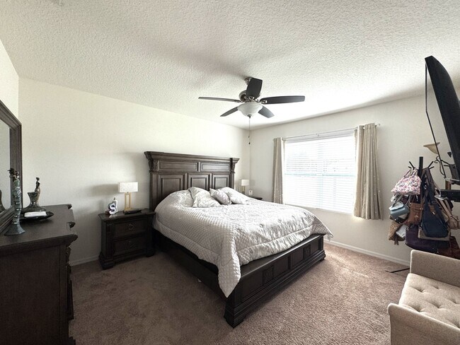 Building Photo - 239 Willow Bend Dr