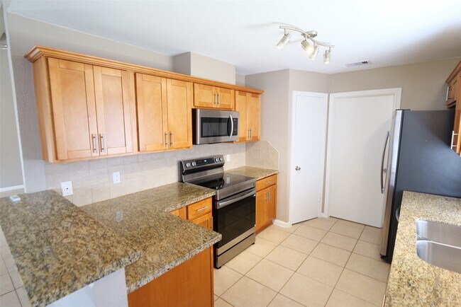 Building Photo - 915 Comstock Springs Dr