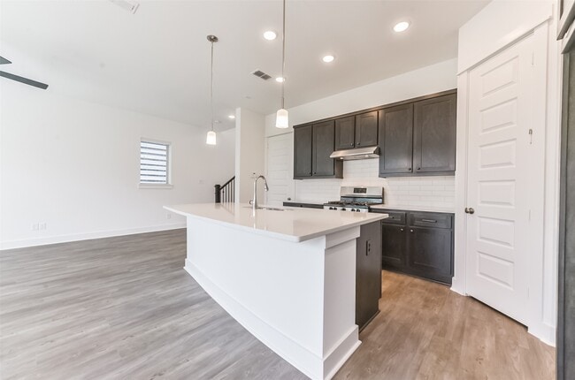 Building Photo - 10916 Keaton Landing Dr