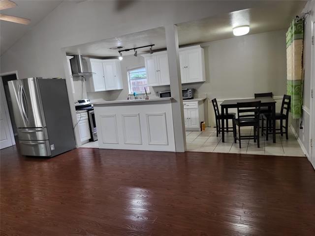 Building Photo - 1018 Vegas Dr