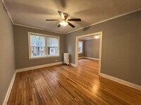 Building Photo - 1 bedroom in Chicago IL 60660