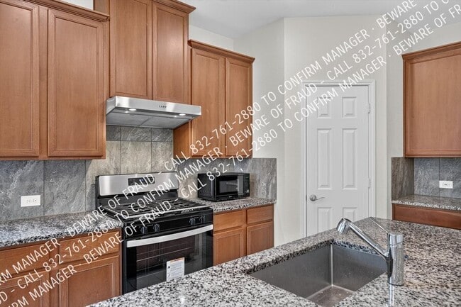 Building Photo - 395 Boroughbridge Dr