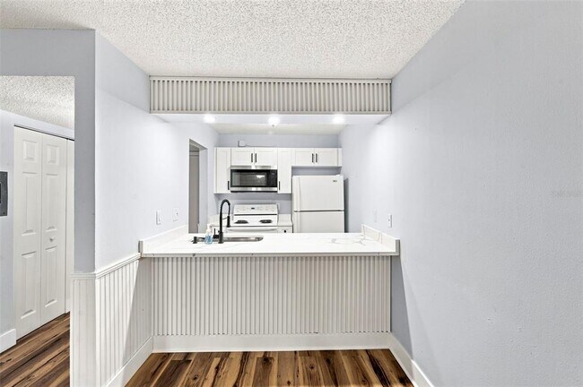 Building Photo - 380 N Bayshore Blvd