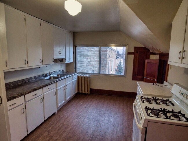 Building Photo - JNF 4932 W. Beloit Rd.