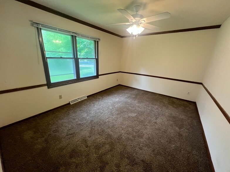 Building Photo - 7313 Farmington Way