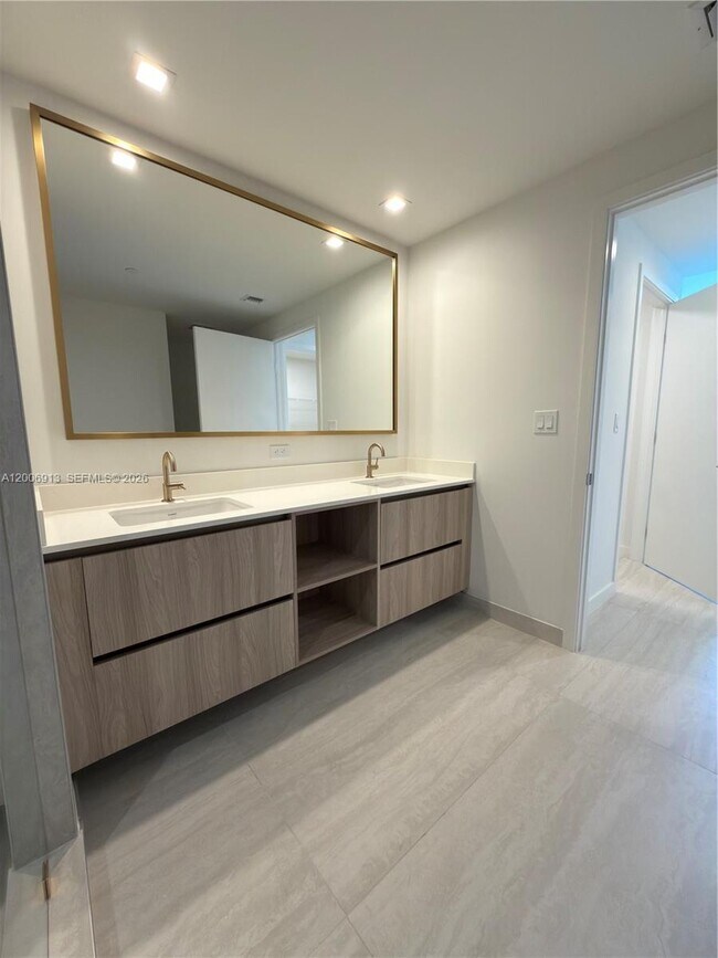 Building Photo - 77 SE 5th St