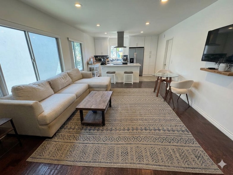Living Room / Kitchen - 2309 5th St