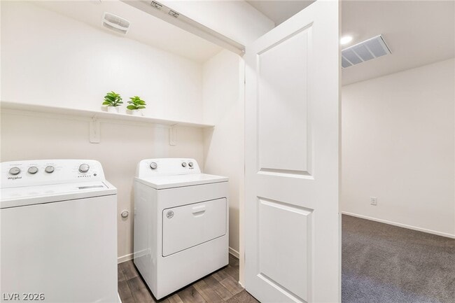 Building Photo - 7483 Coastal Ledge St