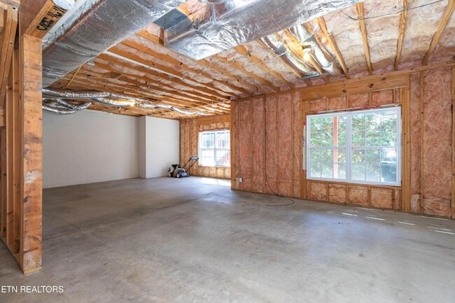 Building Photo - 8334 Bay Gardens Ln