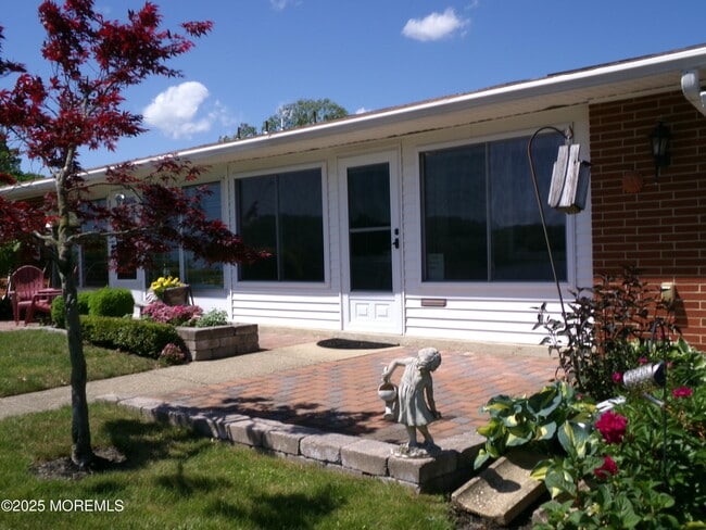 Primary Photo - 651C Plymouth Dr