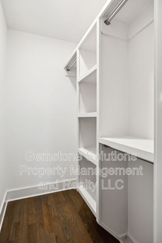 Building Photo - 1609 9th Ave N