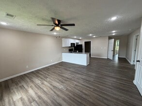 Building Photo - Nestled Tri-Plex in the Heart of Greenfield, TN