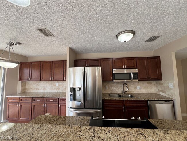 Building Photo - 4803 Sunset Ct