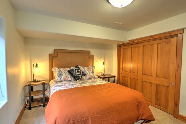 Building Photo - 408 Settlement Ln