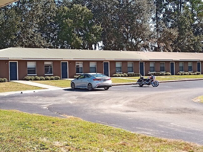 Building Photo - 3600 SW 23rd St