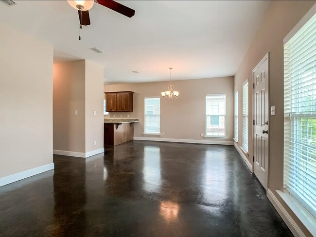 Building Photo - Stables 139