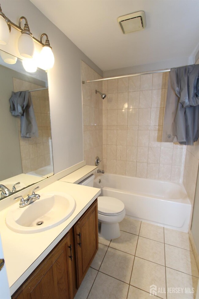 Building Photo - 1204 Aspen Dr