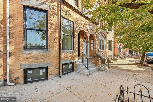 Building Photo - 750 Reservoir St