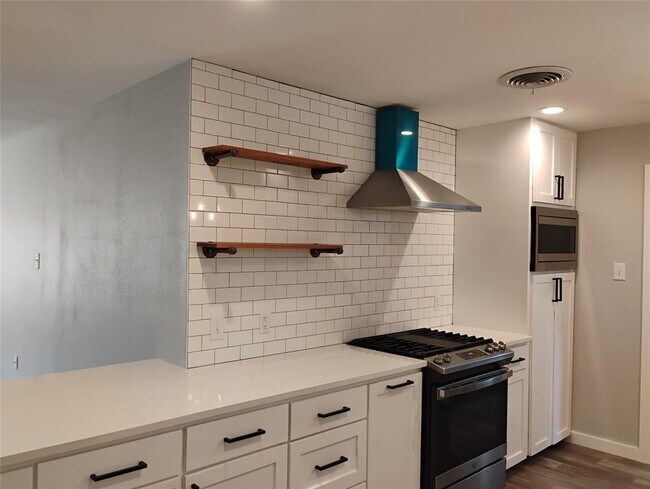 Building Photo - 103 Laurel Ridge