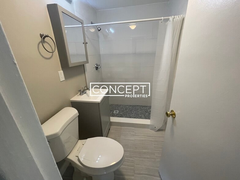 Building Photo - 50 Evergreen St