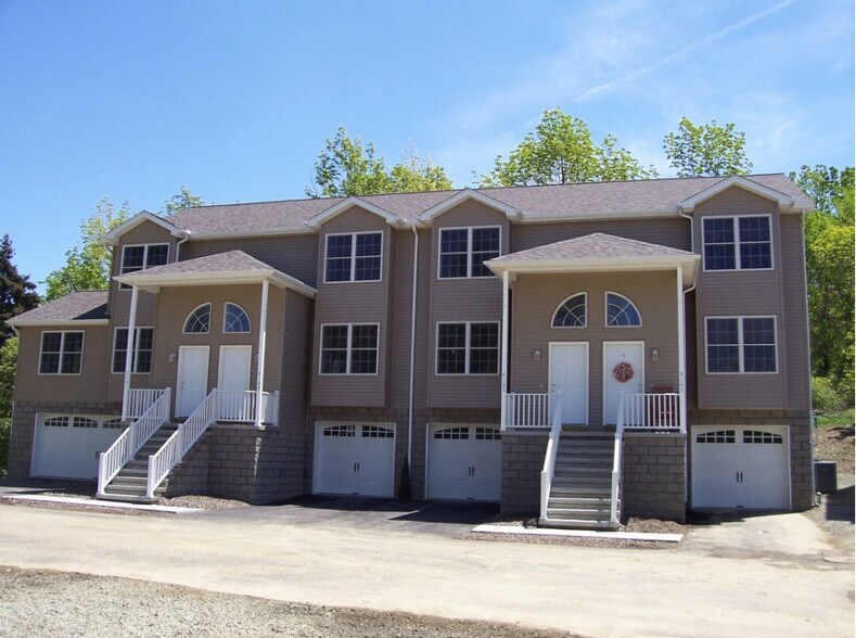 Primary Photo - Woodland Hills Townhomes