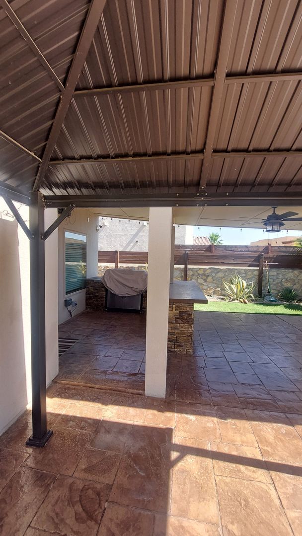 Building Photo - Backyard Oasis!!!  Beautiful 4 bedroom 2.5 bathroom 2 story home on corner lot!
