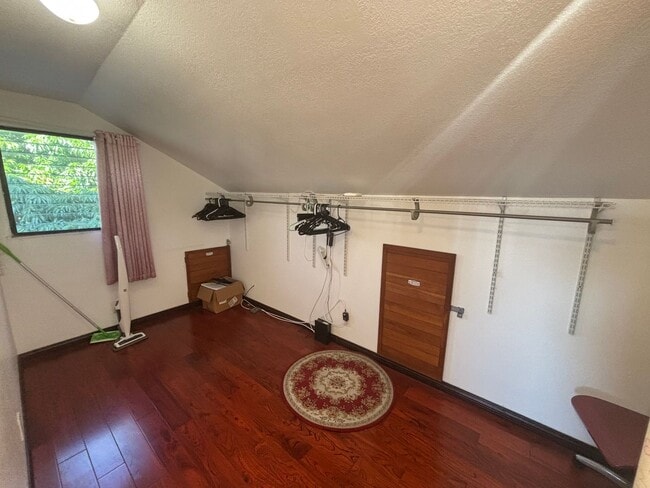 Building Photo - 1055 Alewa Dr