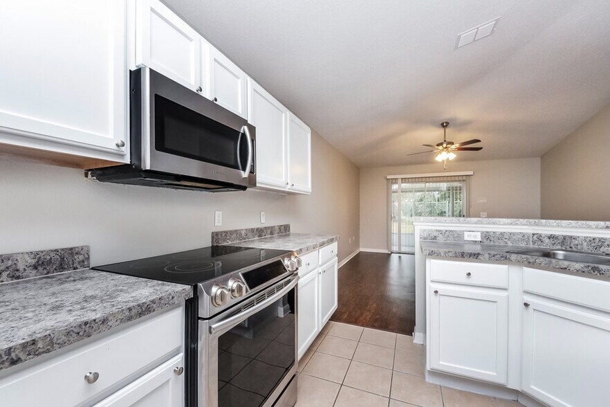 Building Photo - 3047 Elbib Dr