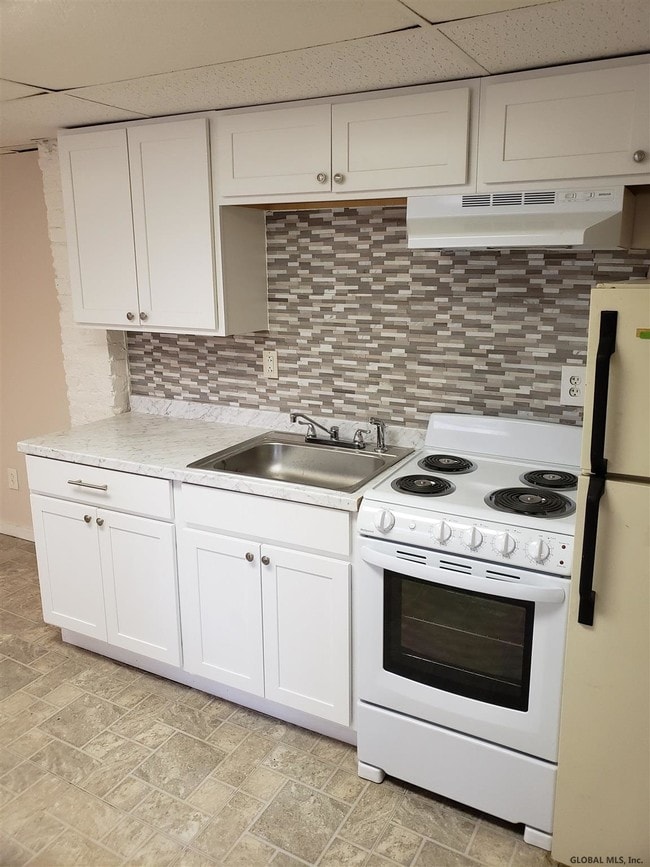 Building Photo - 718 East St