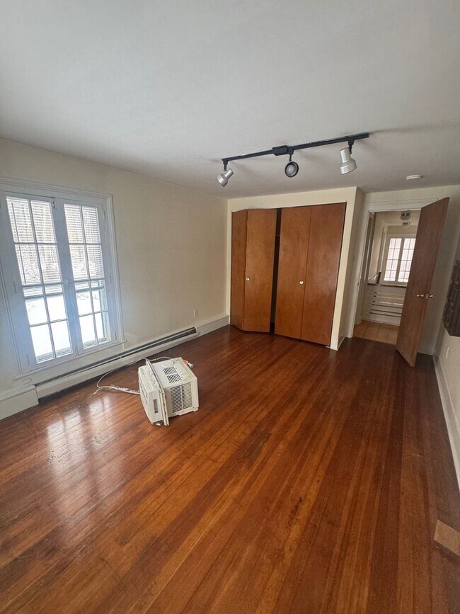 Building Photo - Millerton