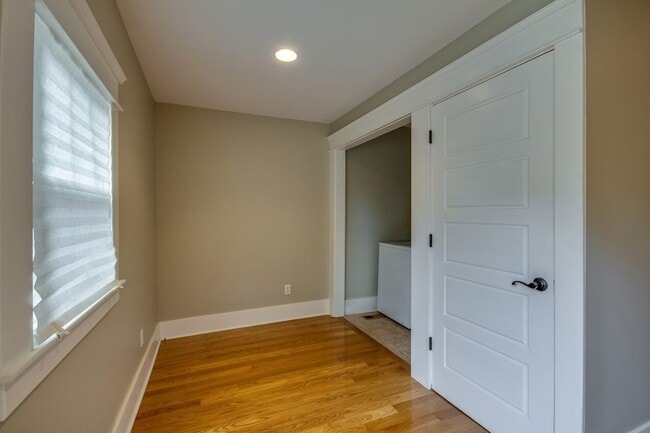 Building Photo - 5106 Indiana Ave