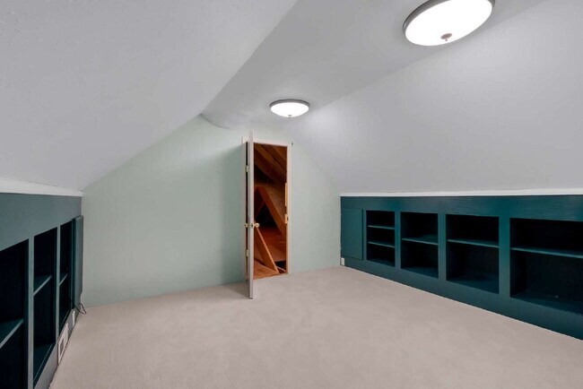 Building Photo - Extravagant Custom Home in Olympia