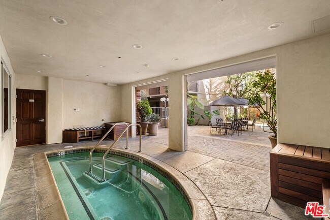 Building Photo - 1440 Veteran Ave