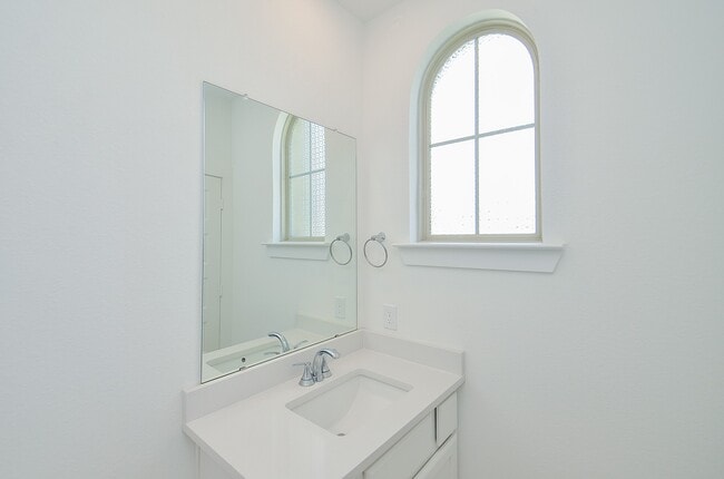 Building Photo - 23719 Sweeny Vly Dr