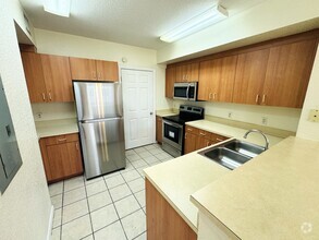 Building Photo - 705 Belmont Ln