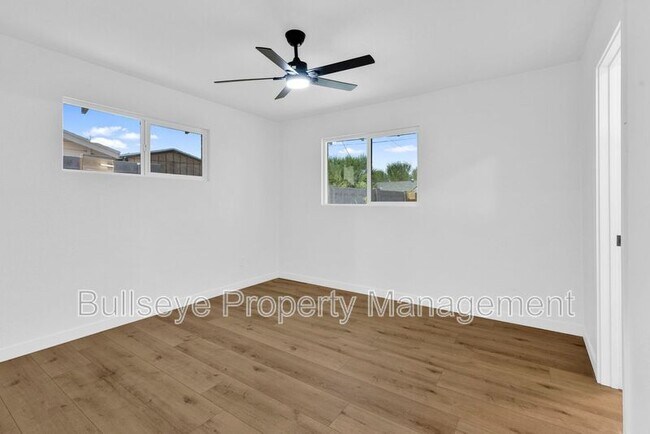 Building Photo - 3138 W Elm St