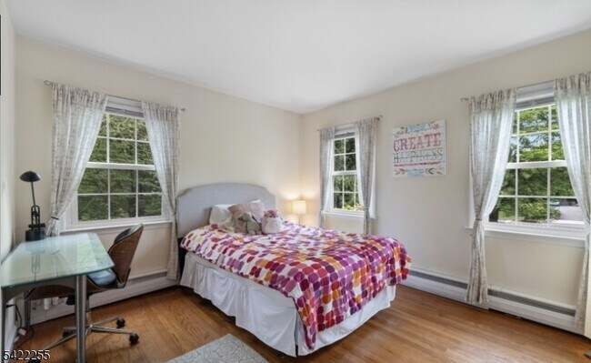 Building Photo - 4 Jensen Ct