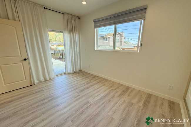 Building Photo - Brand New 2 Bed/2 Bath ADU with Balcony + A/C in South San Francisco