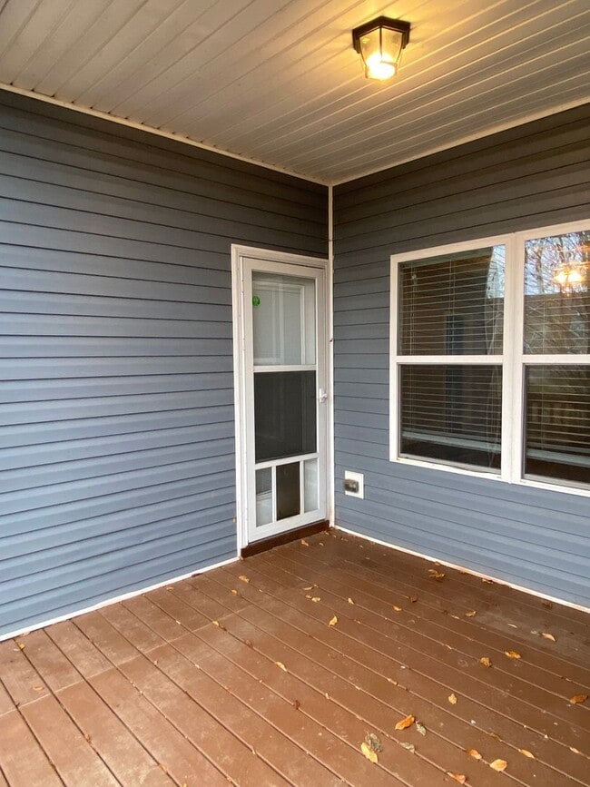 Building Photo - Modern Ranch