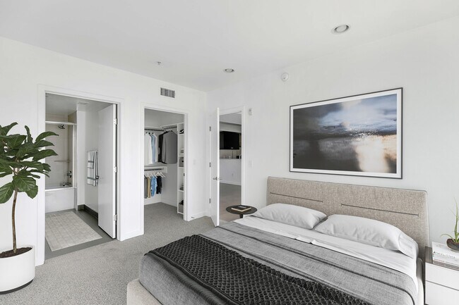 Building Photo - Azure The Residences