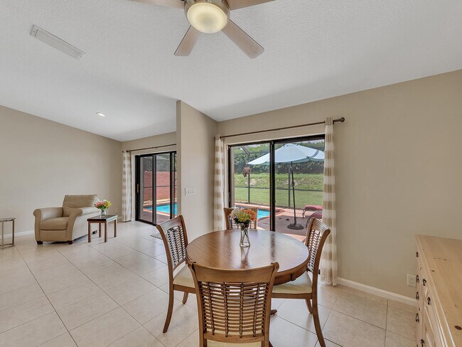 Building Photo - 7747 Villa Nova Dr