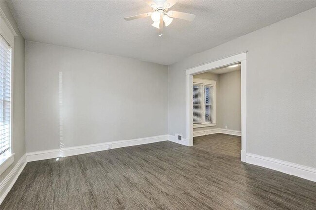 Building Photo - 2845 Belleview Ave