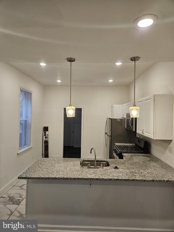 Building Photo - 423 N 52nd St