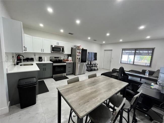 Primary Photo - 2 bedroom in Miami FL 33150