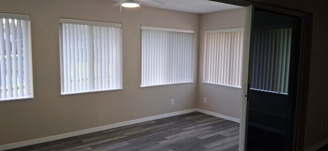 Building Photo - 31 Old Sunbeam Dr