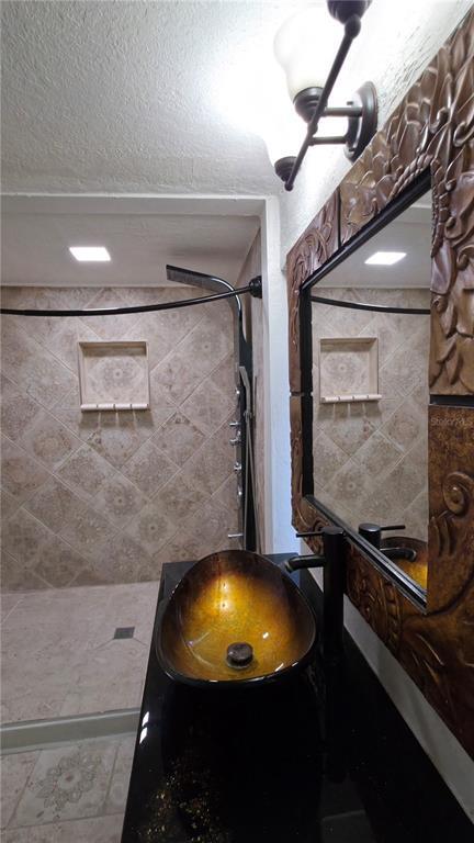 Building Photo - 936 E Shadowlawn Ave