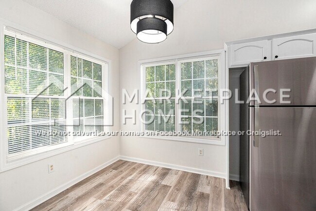 Building Photo - 237 Autumn Ridge Dr
