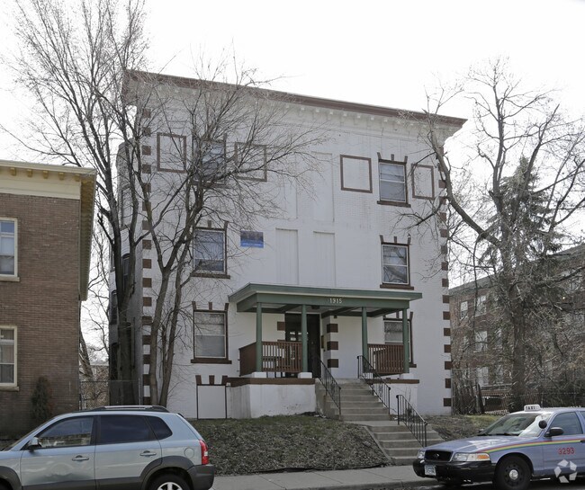 Building Photo - Sherwood Apartments