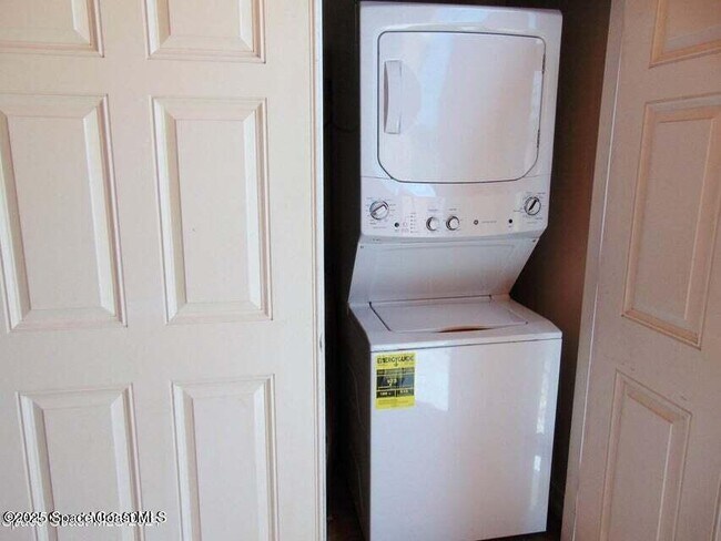 Building Photo - 2087 Hidden Grove Ln