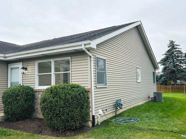 Building Photo - 109 Ravinia Dr